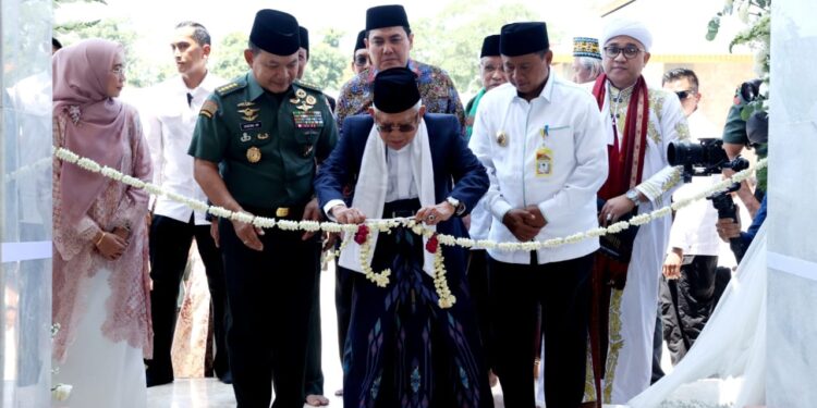 MUI dan DPR Apresiasi KSAD Jenderal Dudung Bangun Mesjid Syarif Abdurahman Cirebon