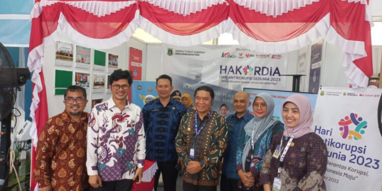 Puncak Peringatan HAKORDIA 2023, Pj Gubernur Banten Tinjau Stand Pelayanan Publik