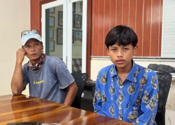 Sarbini Tak Lagi Cemas, Putranya Bisa Bersekolah Berkat Program Sekolah Gratis.