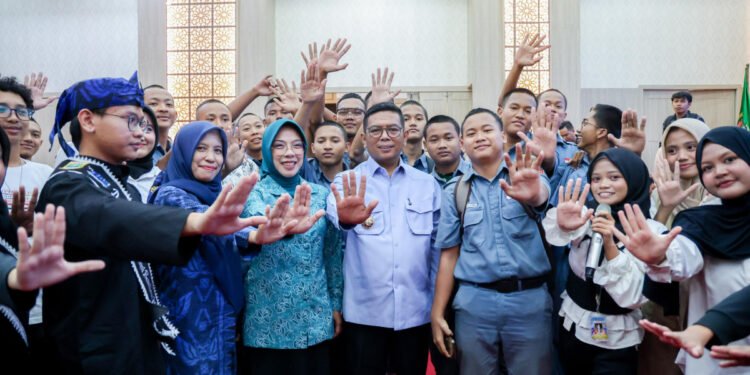 Gubernur Andra Soni Ajak Semua Pihak Wujudkan Lingkungan Ramah Anak