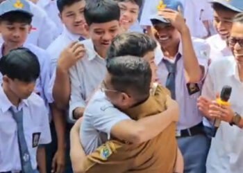 Suasana Haru Warnai Kunjungan Gubernur Banten Andra Soni ke SMK PGRI Pandeglang.